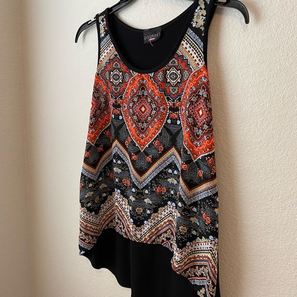 Discreet Sleeveless High Low Hem Aztec/Tribal/Paisley Top Blouse Sz: Medium - Picture 2 of 7